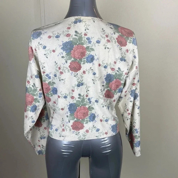 2/$25Vintage Floral the neck button up slouchy cream neutral cardigan sz medium - Picture 3 of 12